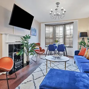 https://central-lanes-pad-moments-from-the-seafront-and-brighton.brighton-hotels-england.com